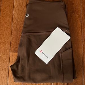 NWT Lululemon Align leggings size 6, 25”, with pockets
Java